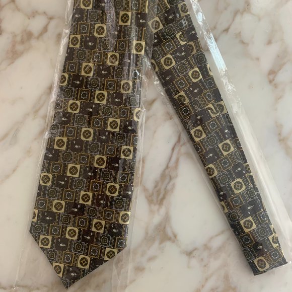 Master Man Novelty Duck Tie with Medallions - NWOT - Picture 2 of 5